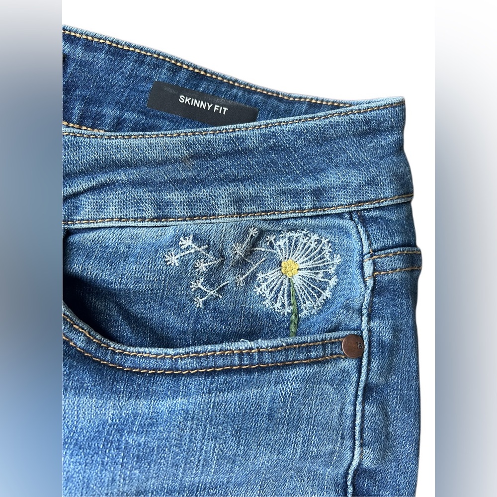 Judy Blue Dandelion Embroidered High Rise Skinny Jean 14W JB88415